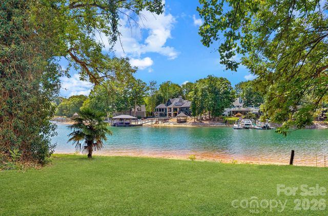 21024 Norman Shores Drive, Cornelius, NC 28031