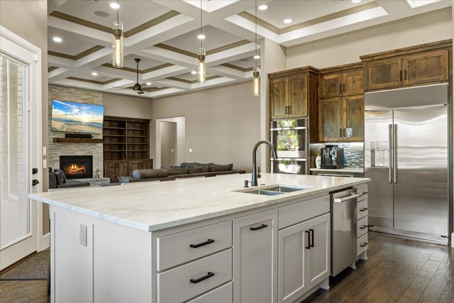 1203 Huntington Cove Court, Granbury, TX 76048