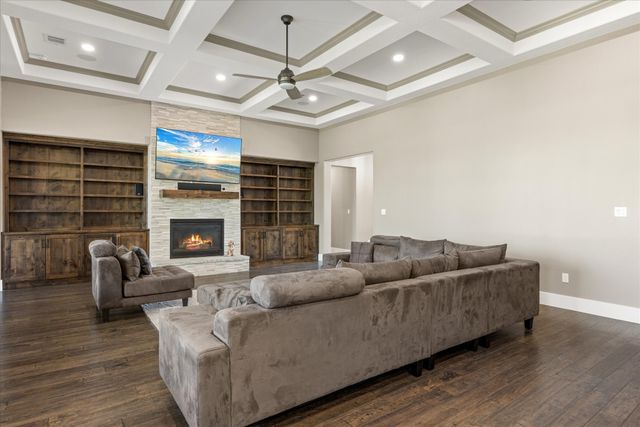 1203 Huntington Cove Court, Granbury, TX 76048