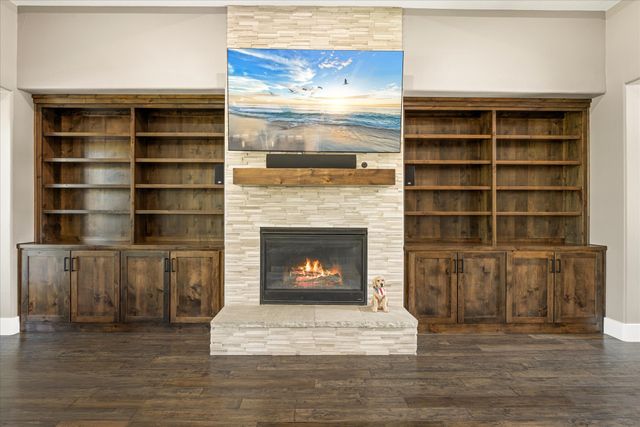 1203 Huntington Cove Court, Granbury, TX 76048