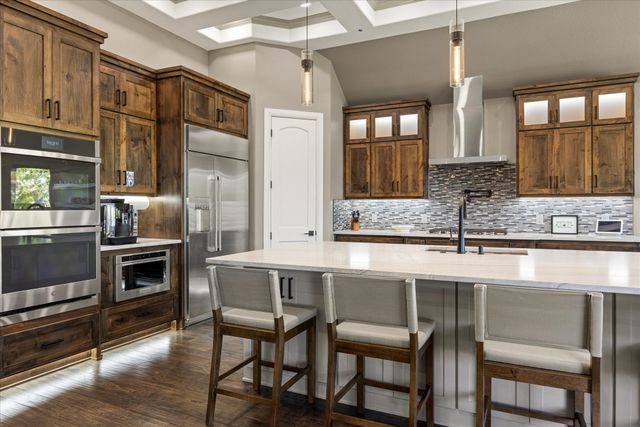 1203 Huntington Cove Court, Granbury, TX 76048