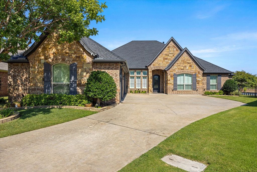 1203 Huntington Cove Court, Granbury, TX 76048