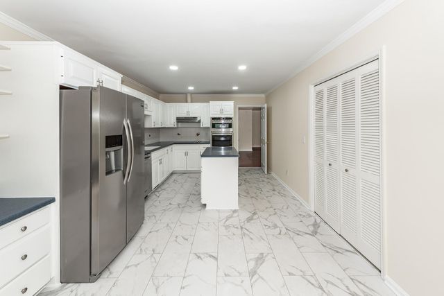 14 Wappoo Creek Place, Charleston, SC 29412