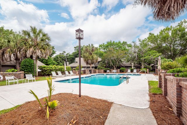 14 Wappoo Creek Place, Charleston, SC 29412