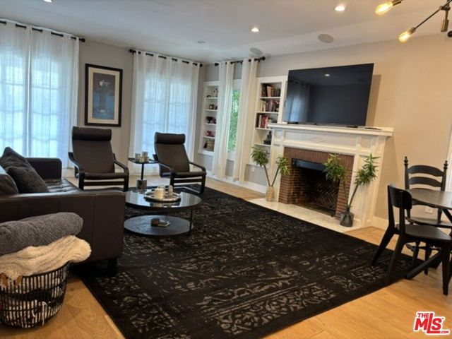 1113 S Doheny Drive, Los Angeles, CA 90035