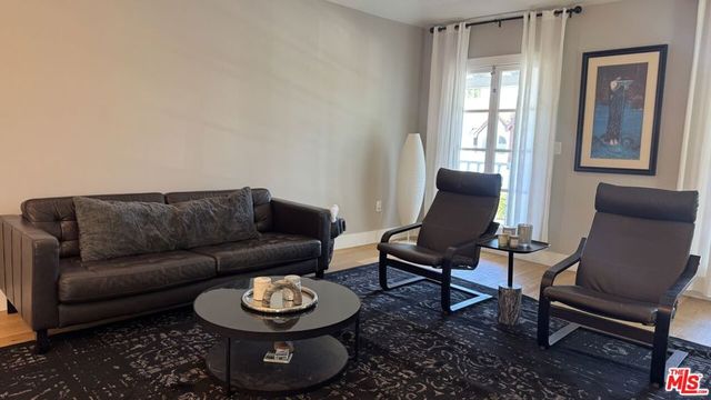 1113 S Doheny Drive, Los Angeles, CA 90035
