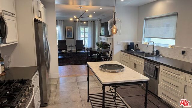 1113 S Doheny Drive, Los Angeles, CA 90035