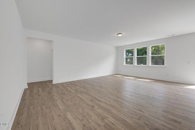 160 Golfview Avenue, Benson, NC 27504
