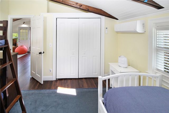 28 W Narragansett Avenue, Newport, RI 02840