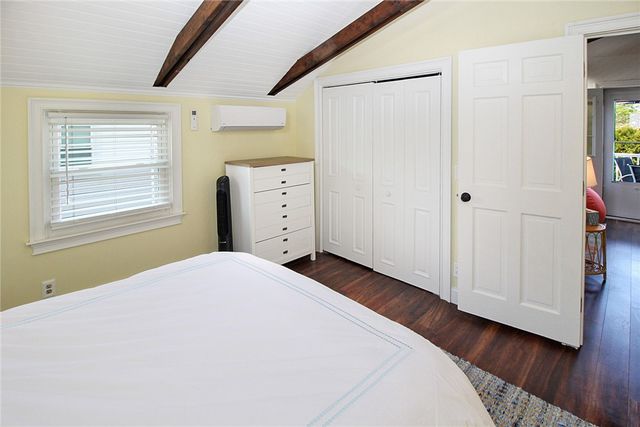 28 W Narragansett Avenue, Newport, RI 02840