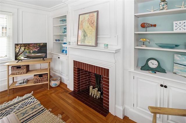 28 W Narragansett Avenue, Newport, RI 02840