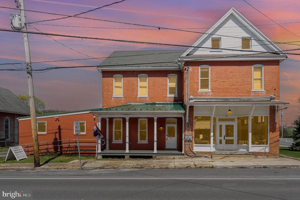 6 S MAIN STREET, Mont Alto, PA 17237