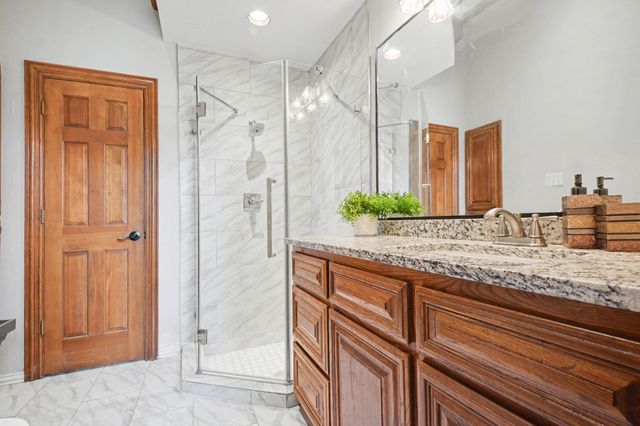 5205 Vicksburg Drive, Arlington, TX 76017