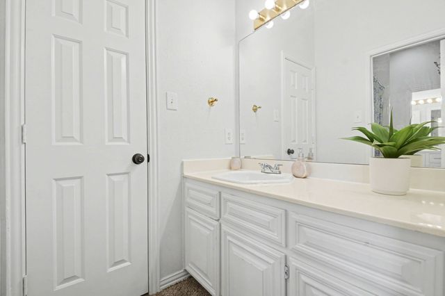 5205 Vicksburg Drive, Arlington, TX 76017