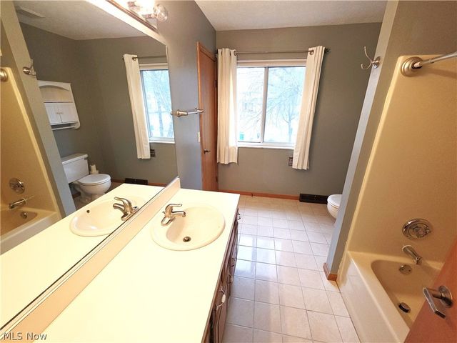 10522 Belleau Drive, Twinsburg, OH 44087