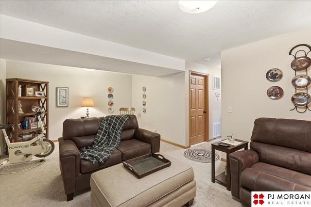 7972 Bartlett Street, Omaha, NE 68122