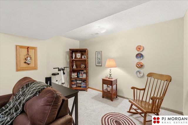 7972 Bartlett Street, Omaha, NE 68122