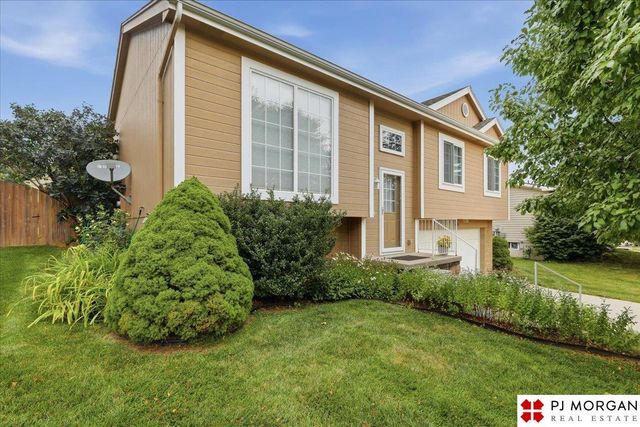 7972 Bartlett Street, Omaha, NE 68122