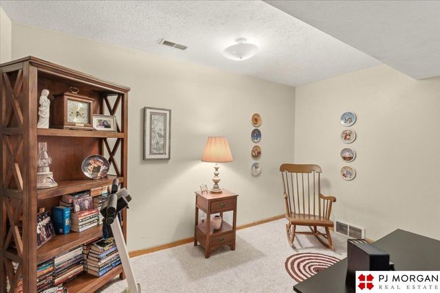 7972 Bartlett Street, Omaha, NE 68122