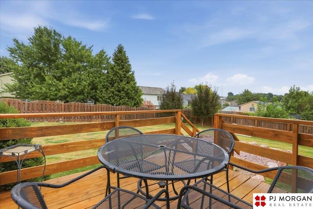 7972 Bartlett Street, Omaha, NE 68122