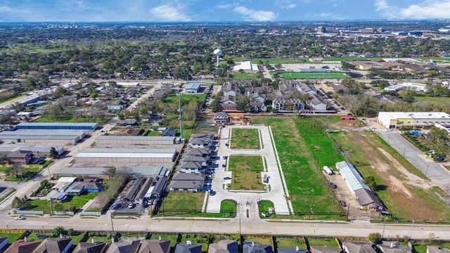 4346 Avron Drive, Stafford, TX 77477