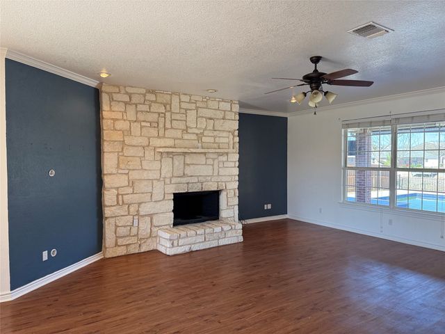 543 Islet Drive, Runaway Bay, TX 76426
