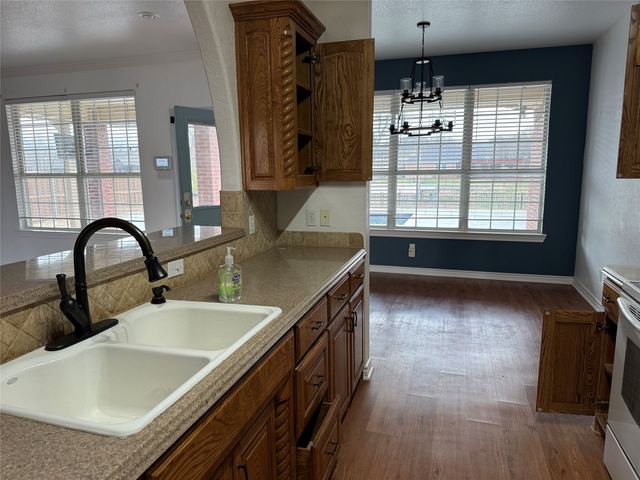 543 Islet Drive, Runaway Bay, TX 76426