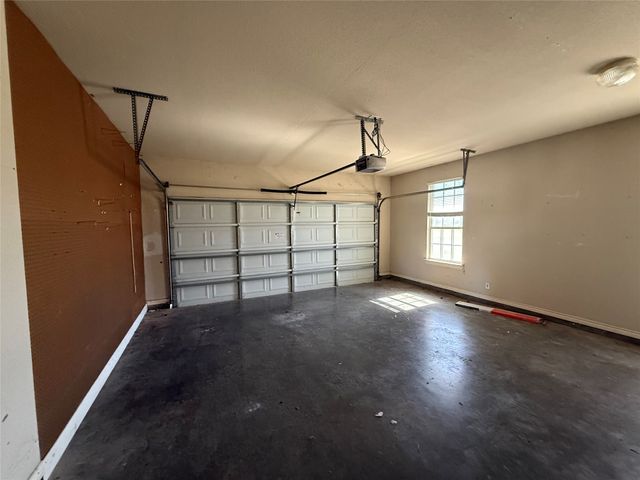 543 Islet Drive, Runaway Bay, TX 76426