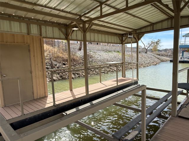 543 Islet Drive, Runaway Bay, TX 76426