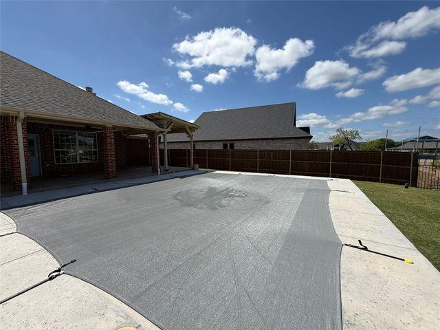 543 Islet Drive, Runaway Bay, TX 76426