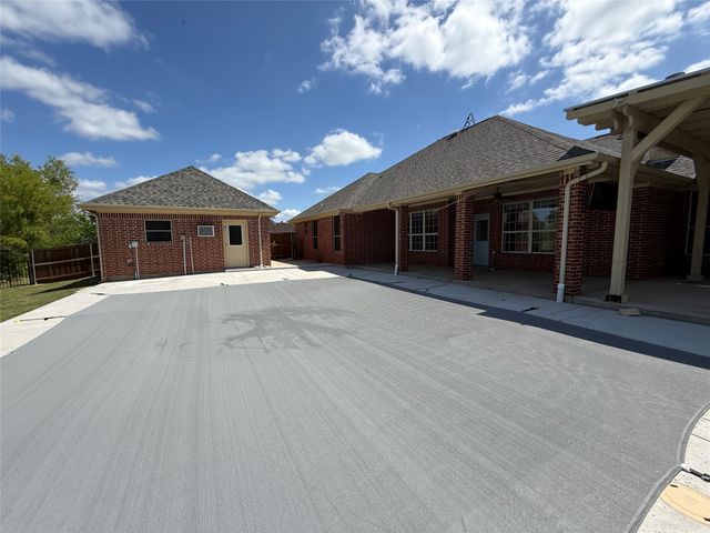 543 Islet Drive, Runaway Bay, TX 76426