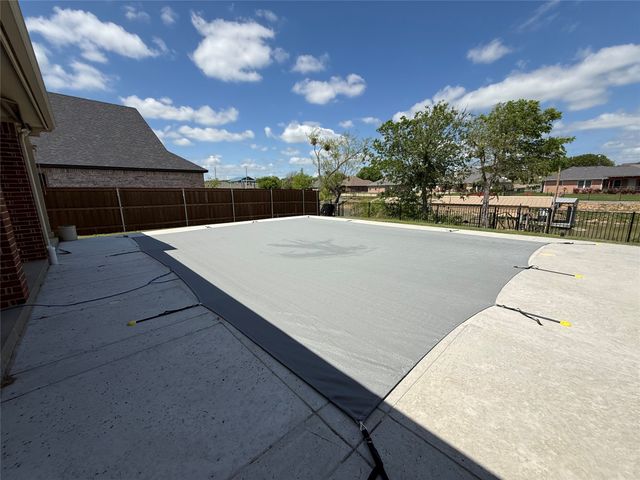 543 Islet Drive, Runaway Bay, TX 76426