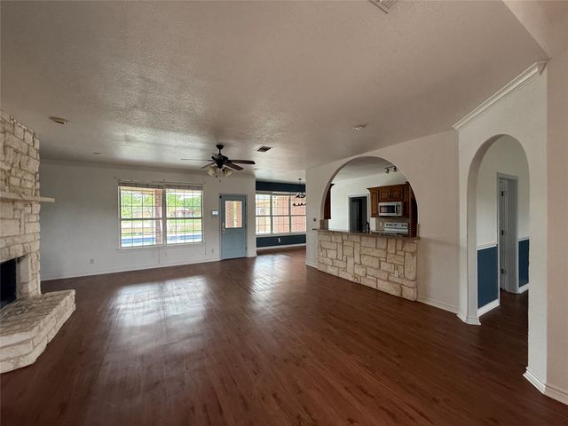 543 Islet Drive, Runaway Bay, TX 76426