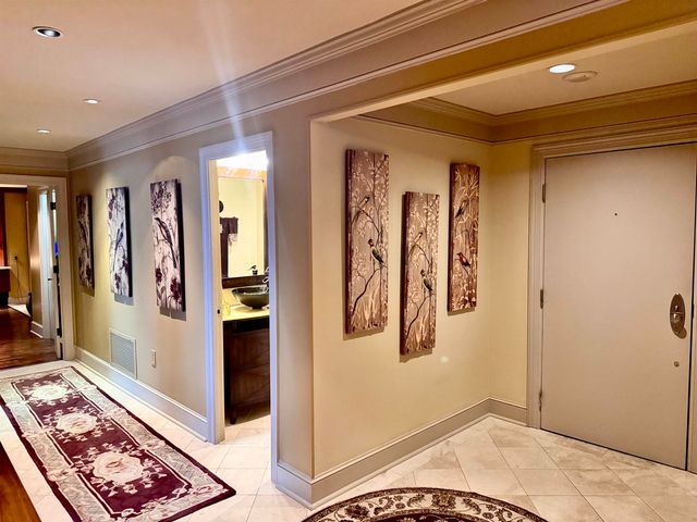 655 S Riverside Dr Apt 1208, Memphis, TN 38103