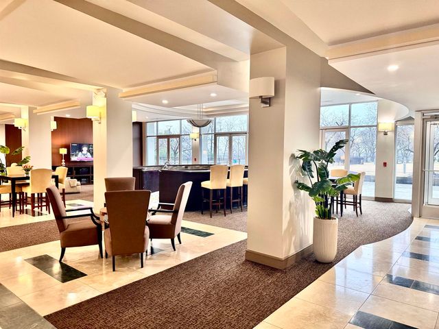 655 S Riverside Dr Apt 1208, Memphis, TN 38103