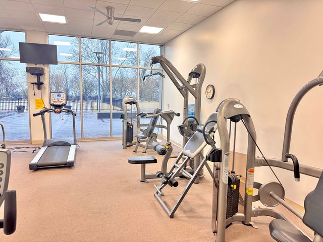 655 S Riverside Dr Apt 1208, Memphis, TN 38103