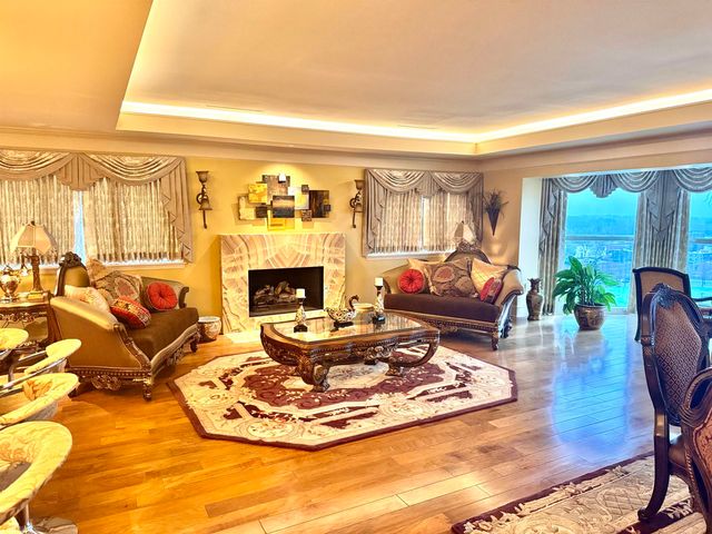 655 S Riverside Dr Apt 1208, Memphis, TN 38103