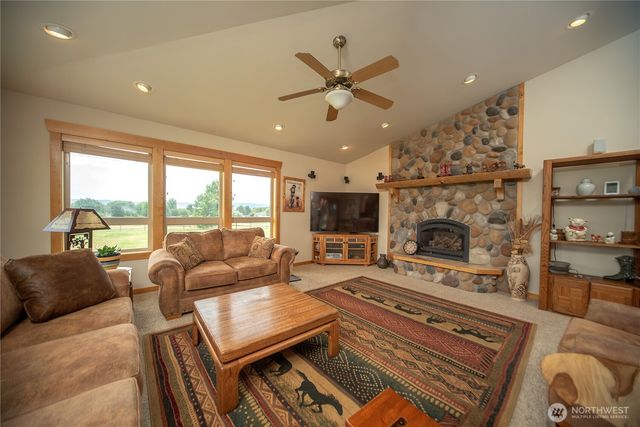 360 Double Creek Lane, Ellensburg, WA 98926