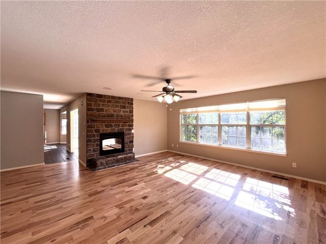 40 Portsmouth Drive, Bella Vista, AR 72714