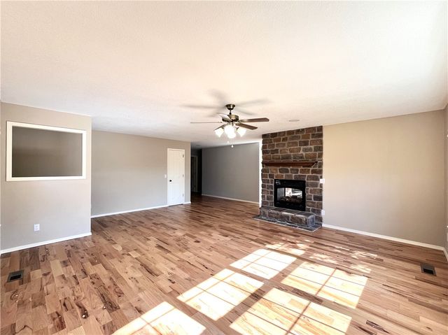 40 Portsmouth Drive, Bella Vista, AR 72714