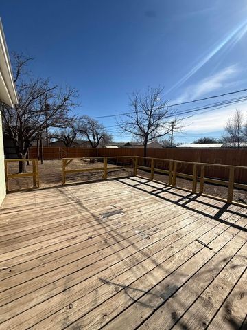 206 CHERRY Avenue, Dumas, TX 79029