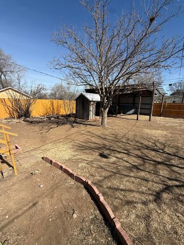 206 CHERRY Avenue, Dumas, TX 79029