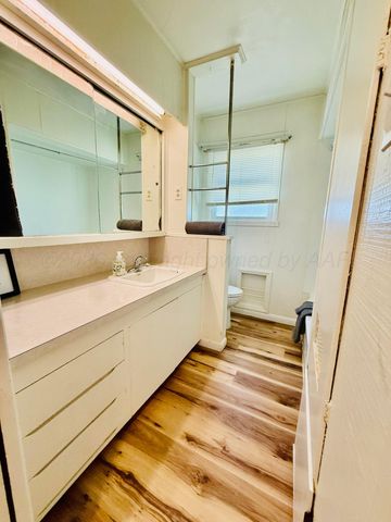 206 CHERRY Avenue, Dumas, TX 79029