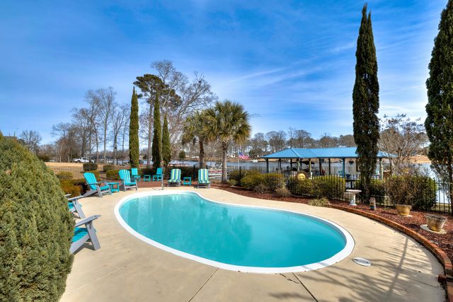 108 Plantation Drive, Manning, SC 29102