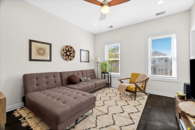 2338 W 18th Place, Chicago, IL 60608