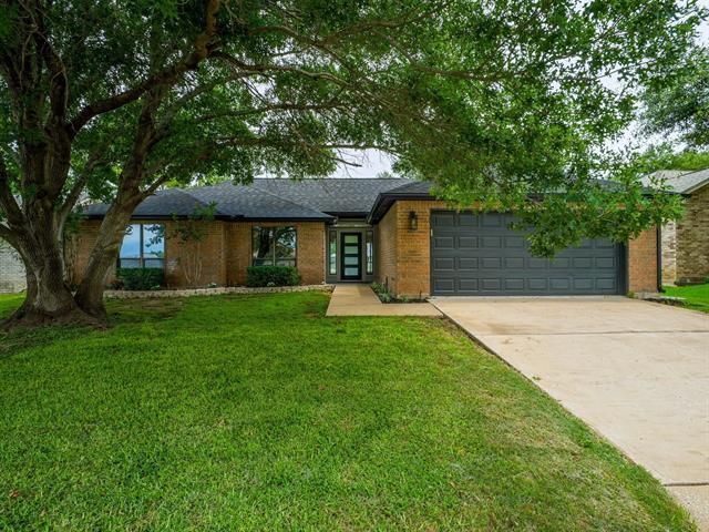 416 Spyglass ST, Meadowlakes, TX 78654