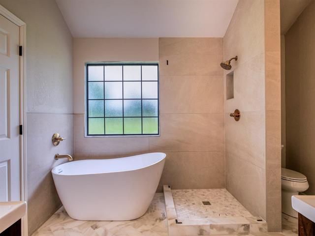 416 Spyglass ST, Meadowlakes, TX 78654