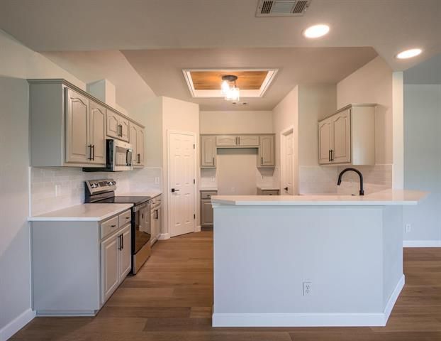 416 Spyglass ST, Meadowlakes, TX 78654