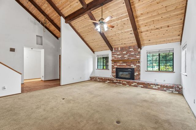 7442 N Tahan Avenue, Fresno, CA 93711