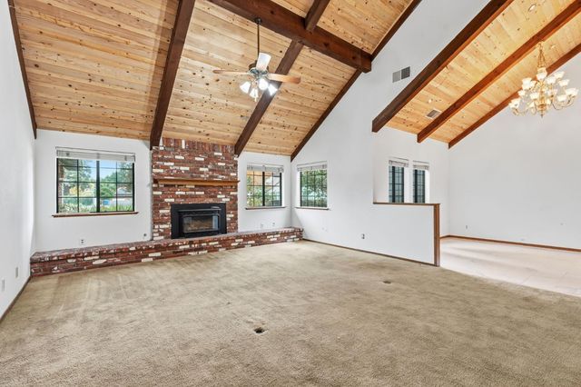 7442 N Tahan Avenue, Fresno, CA 93711